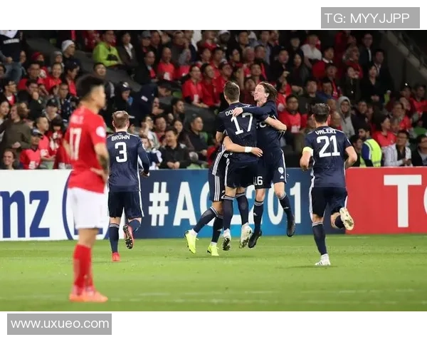 西悉尼漫与惠灵顿凤的精彩对决展现足球魅力与激情碰撞